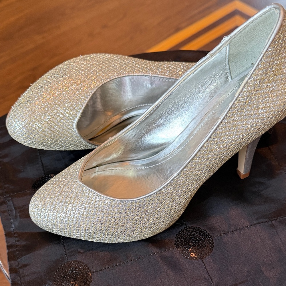 Aldo Shimmering silver Heels